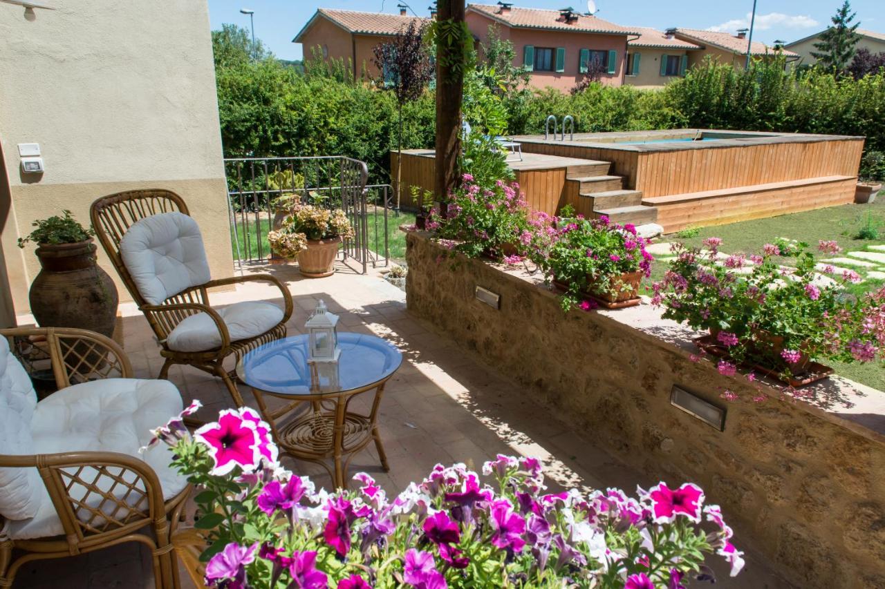 Antica Casa Del Glicine Apartment Poggibonsi Bagian luar foto