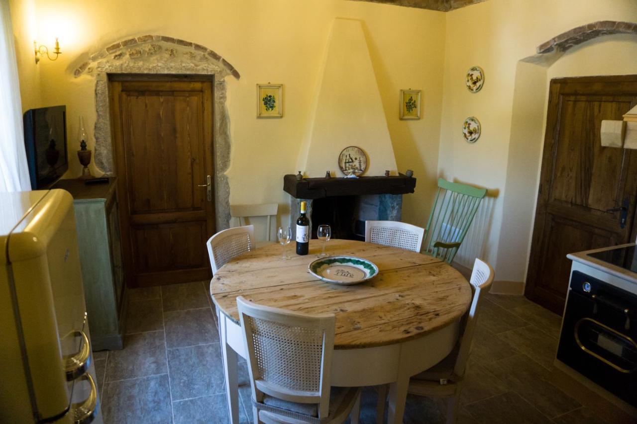 Antica Casa Del Glicine Apartment Poggibonsi Bagian luar foto