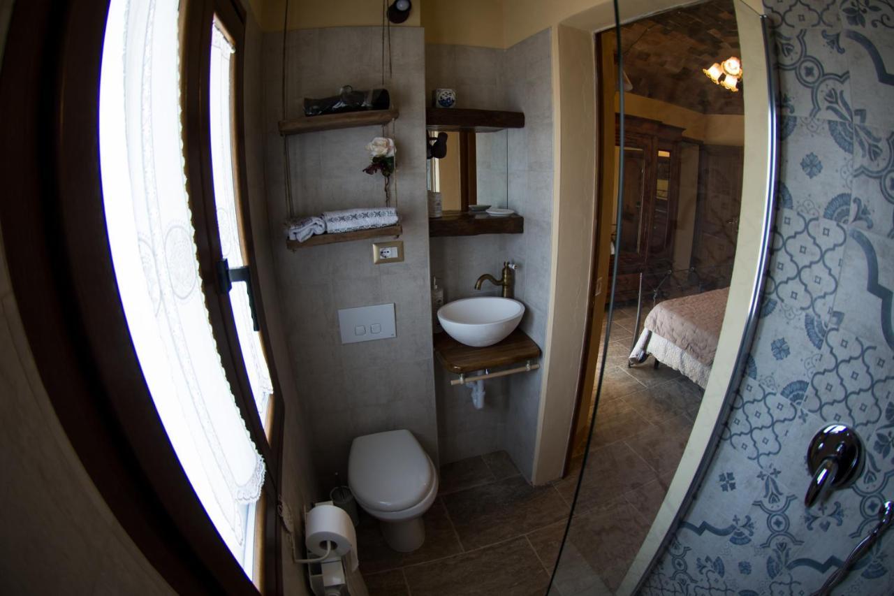 Antica Casa Del Glicine Apartment Poggibonsi Bagian luar foto