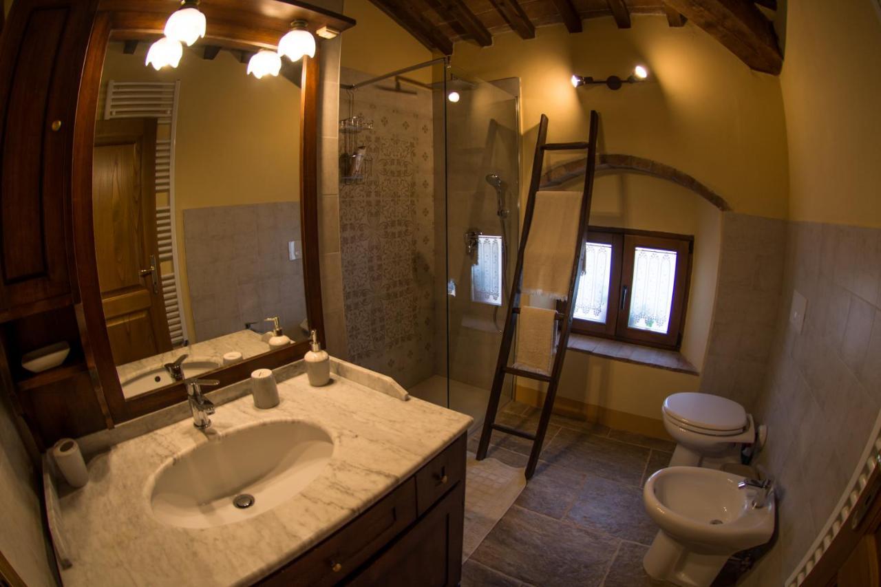 Antica Casa Del Glicine Apartment Poggibonsi Bagian luar foto
