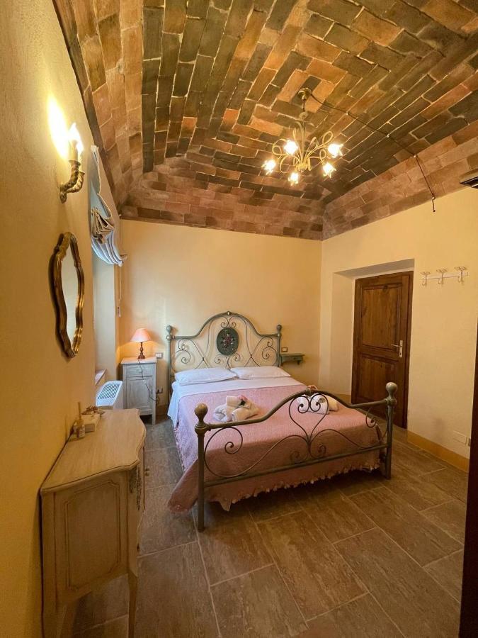 Antica Casa Del Glicine Apartment Poggibonsi Bagian luar foto