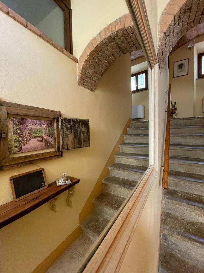 Antica Casa Del Glicine Apartment Poggibonsi Bagian luar foto