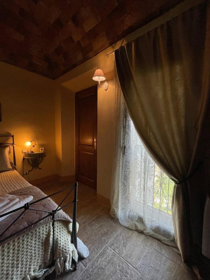 Antica Casa Del Glicine Apartment Poggibonsi Bagian luar foto